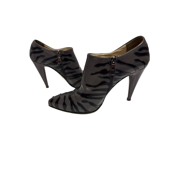 Prada Women's Ankle Boots Grey Leather Tiger Booties Heeled Zip EU 39 US 8.5 - Picture 5 of 9